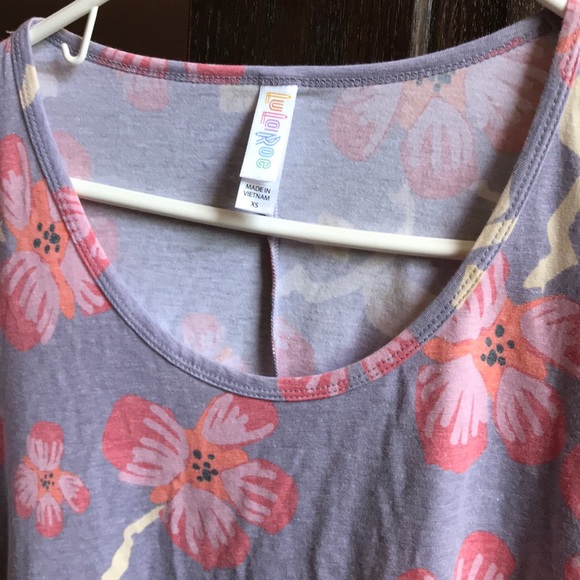 LuLaRoe Xs Perfect T - Picture 3 of 3
